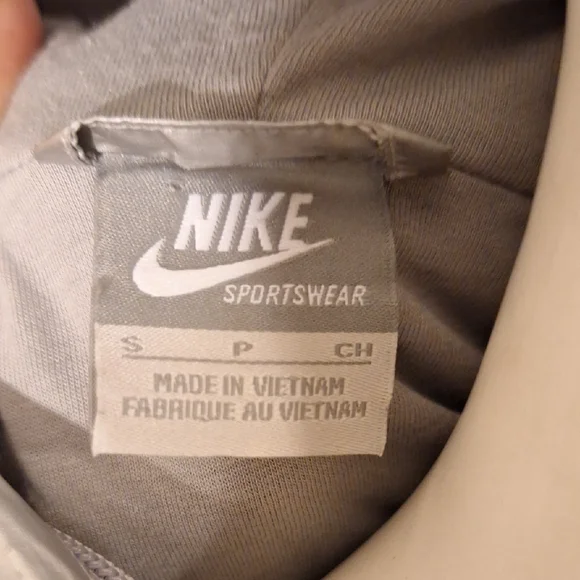 Nike Women's Metallic Silver Bomber Jacket - Picture 2 of 3